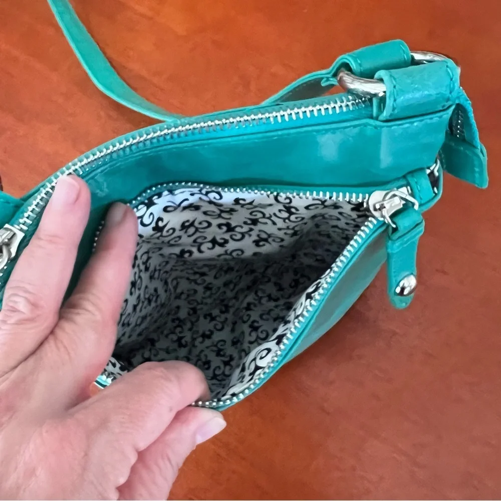 Hobo Teal Leather Crossbody Bag B2-17 - Picture 6 of 11